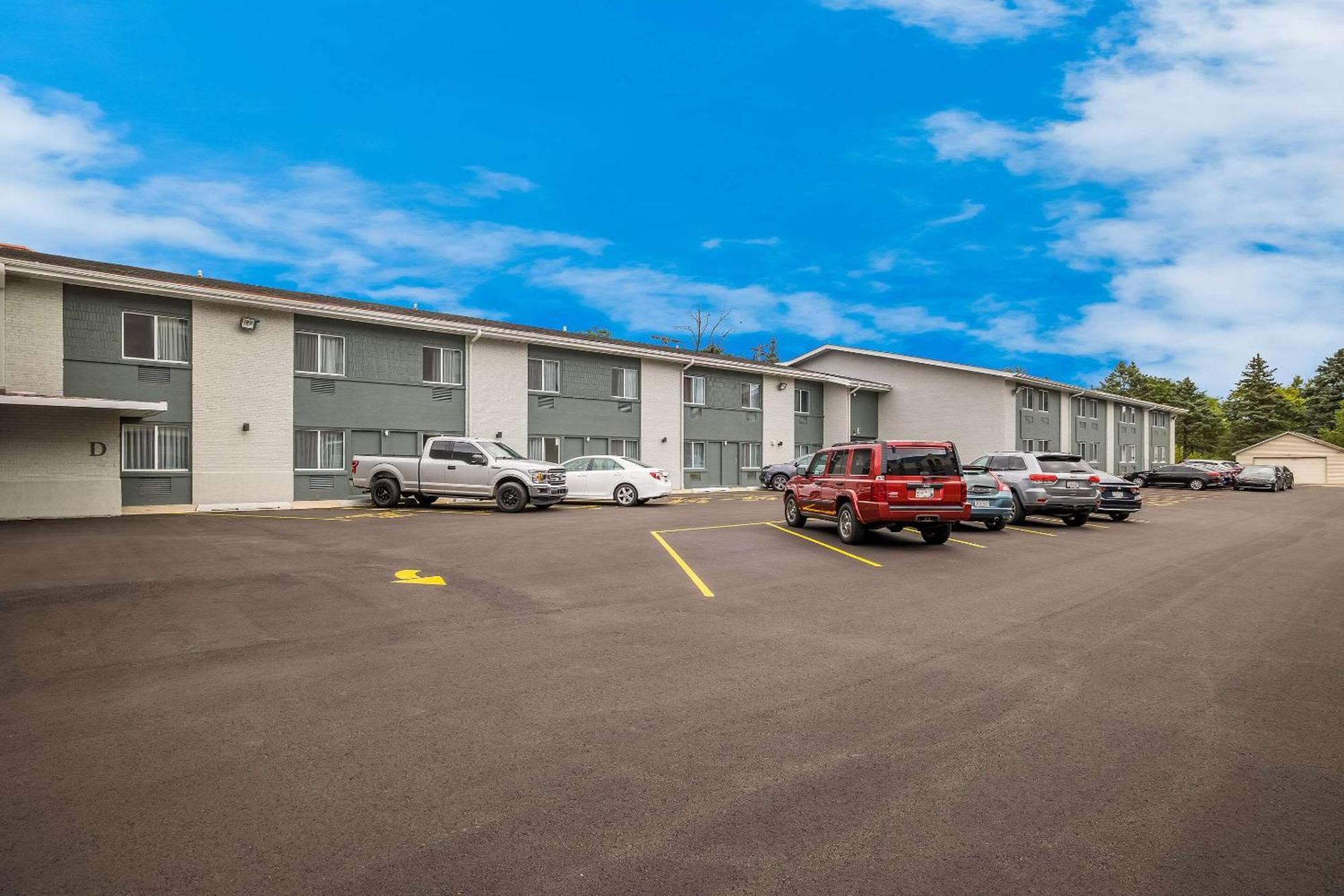 Suburban Studios Milwaukee Airport Bagian luar foto