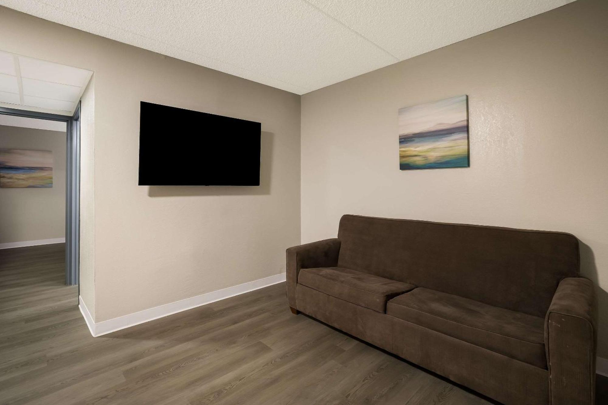 Suburban Studios Milwaukee Airport Bagian luar foto