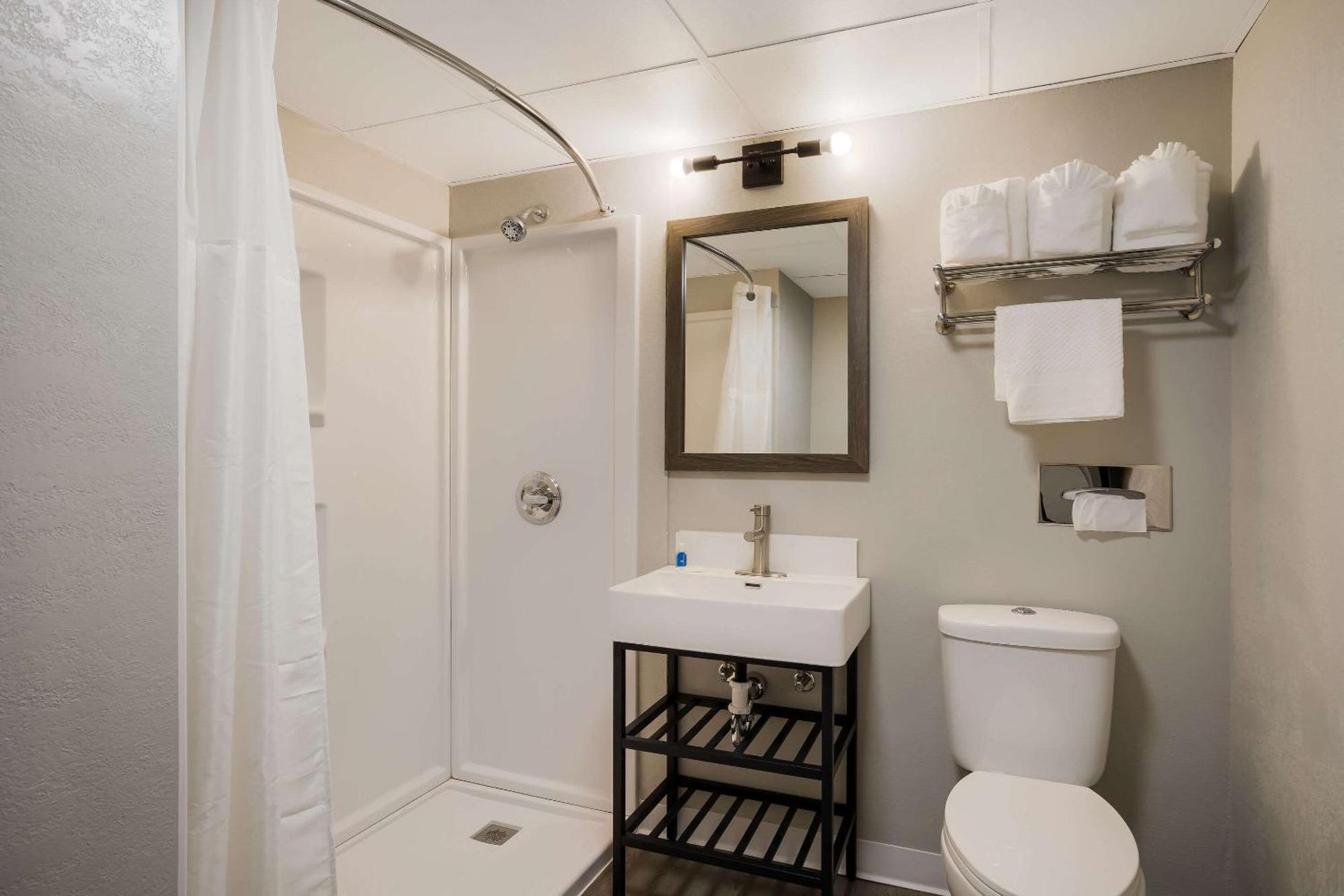 Suburban Studios Milwaukee Airport Bagian luar foto